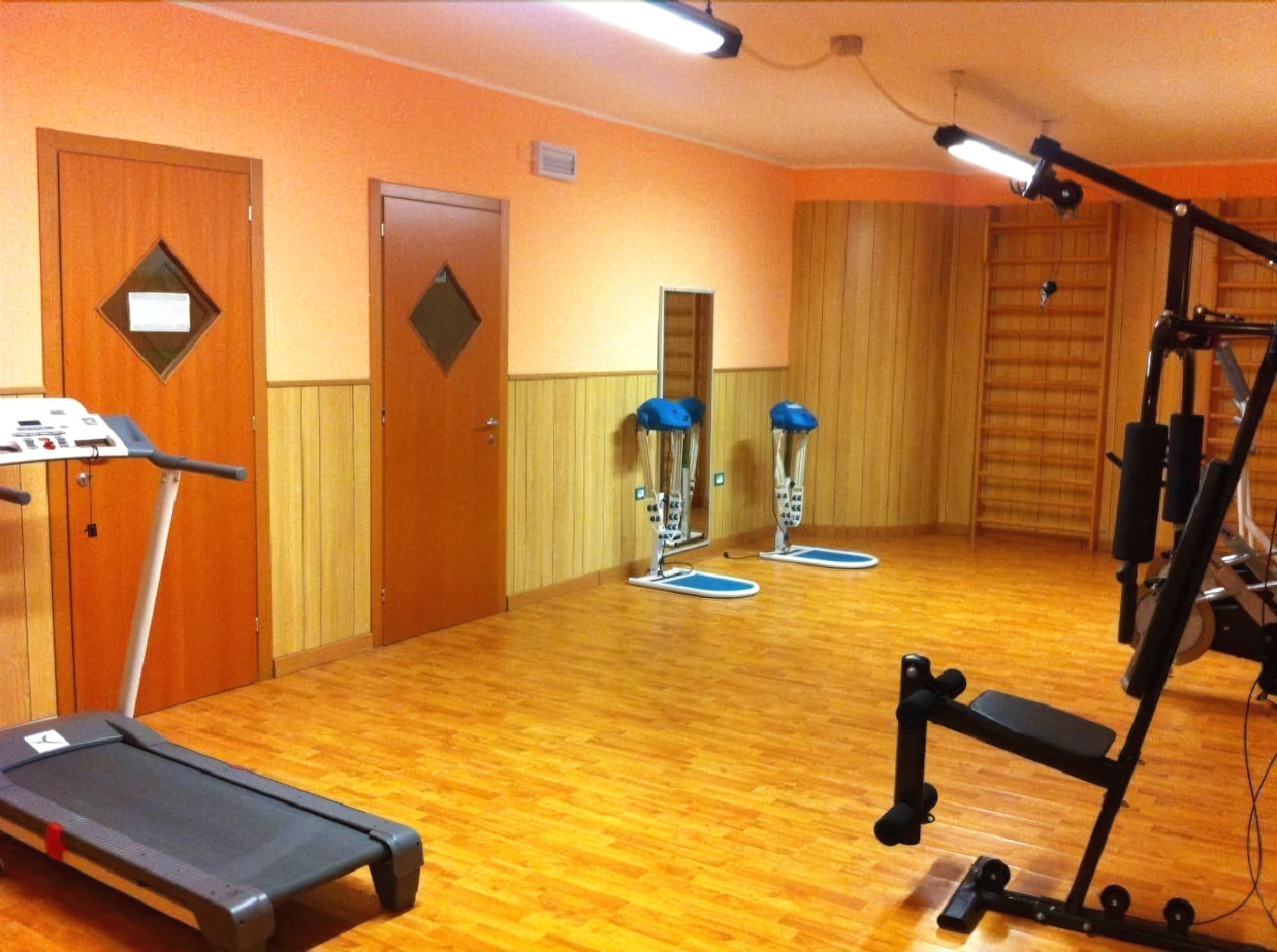 Alba Sporting Hotel Рокка-ді-Меццо Екстер'єр фото